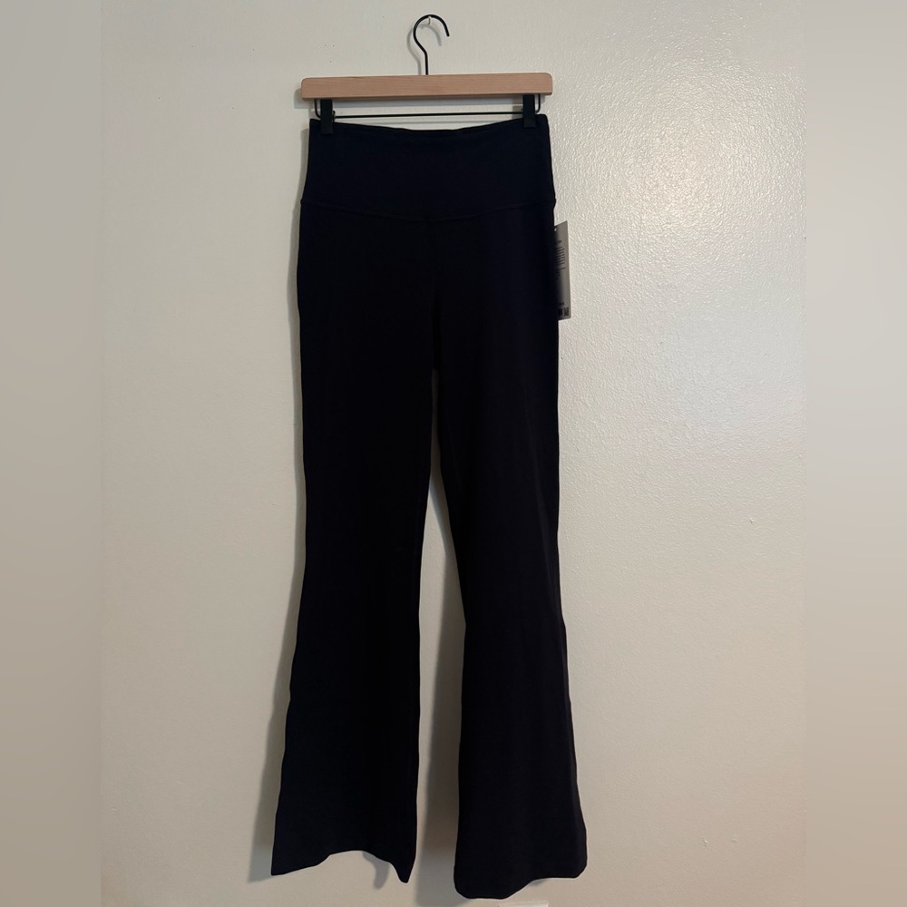 Lululemon Groove Flare Nulu Pant Size 8 NWT